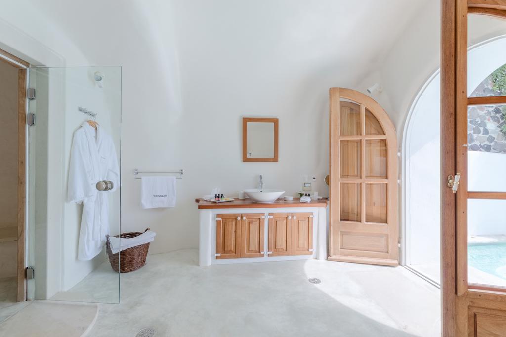Perivolas Hotel Oia (Santorini)