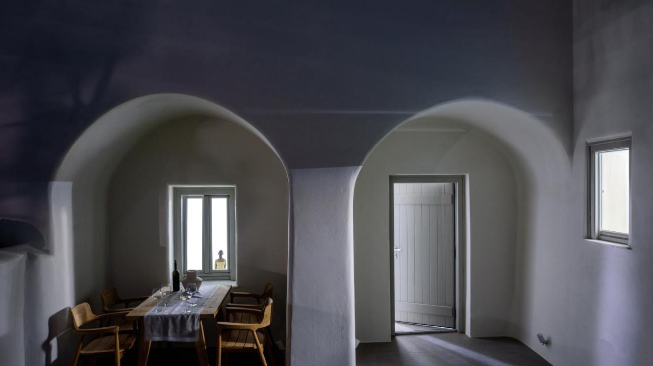 Treasures Art Apartment Oia (Santorini)