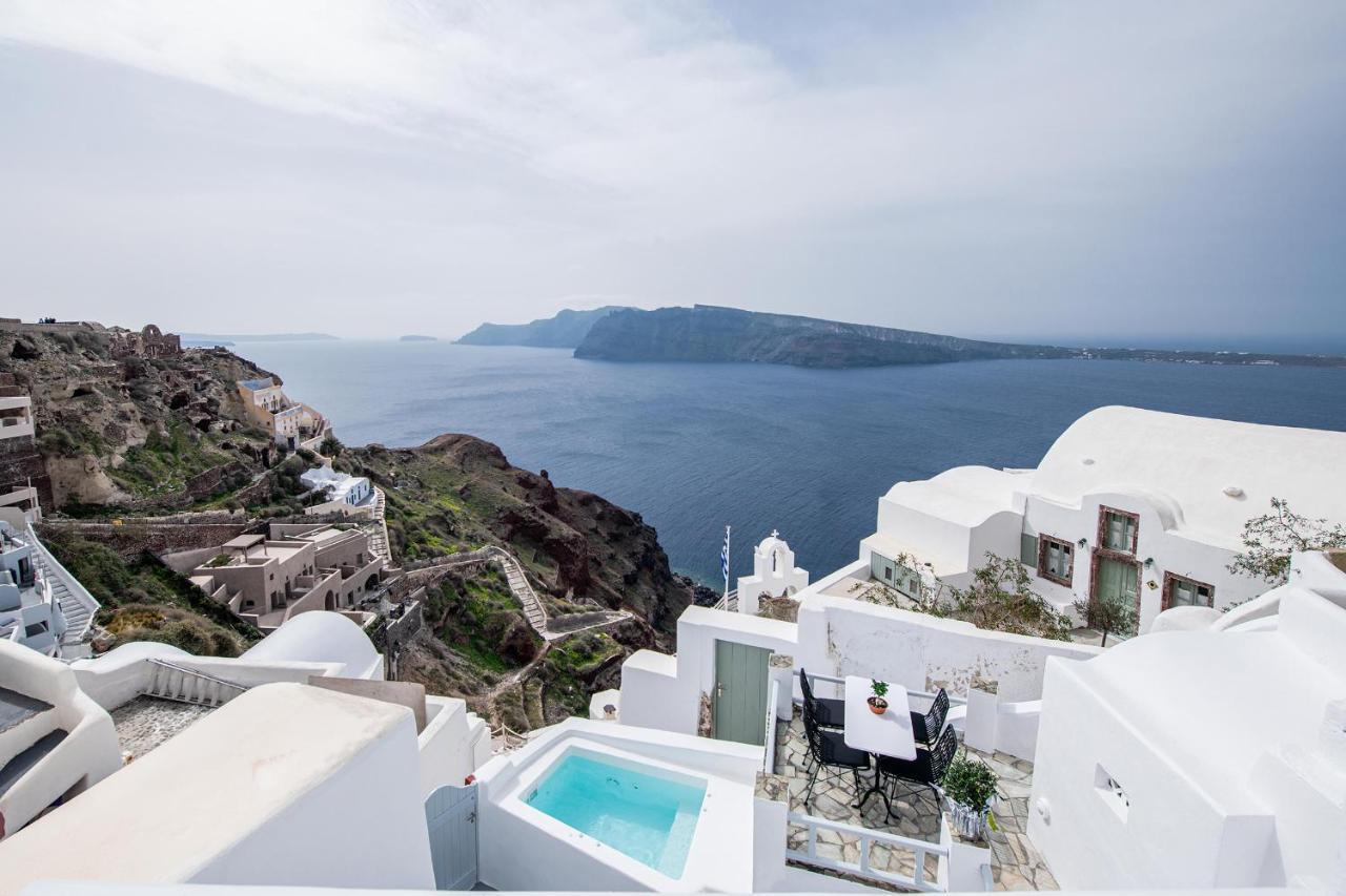 Ambi Santorini Oía