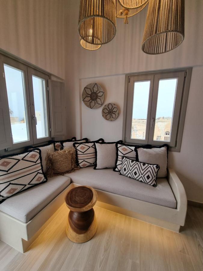 Lovely House At Village Center *