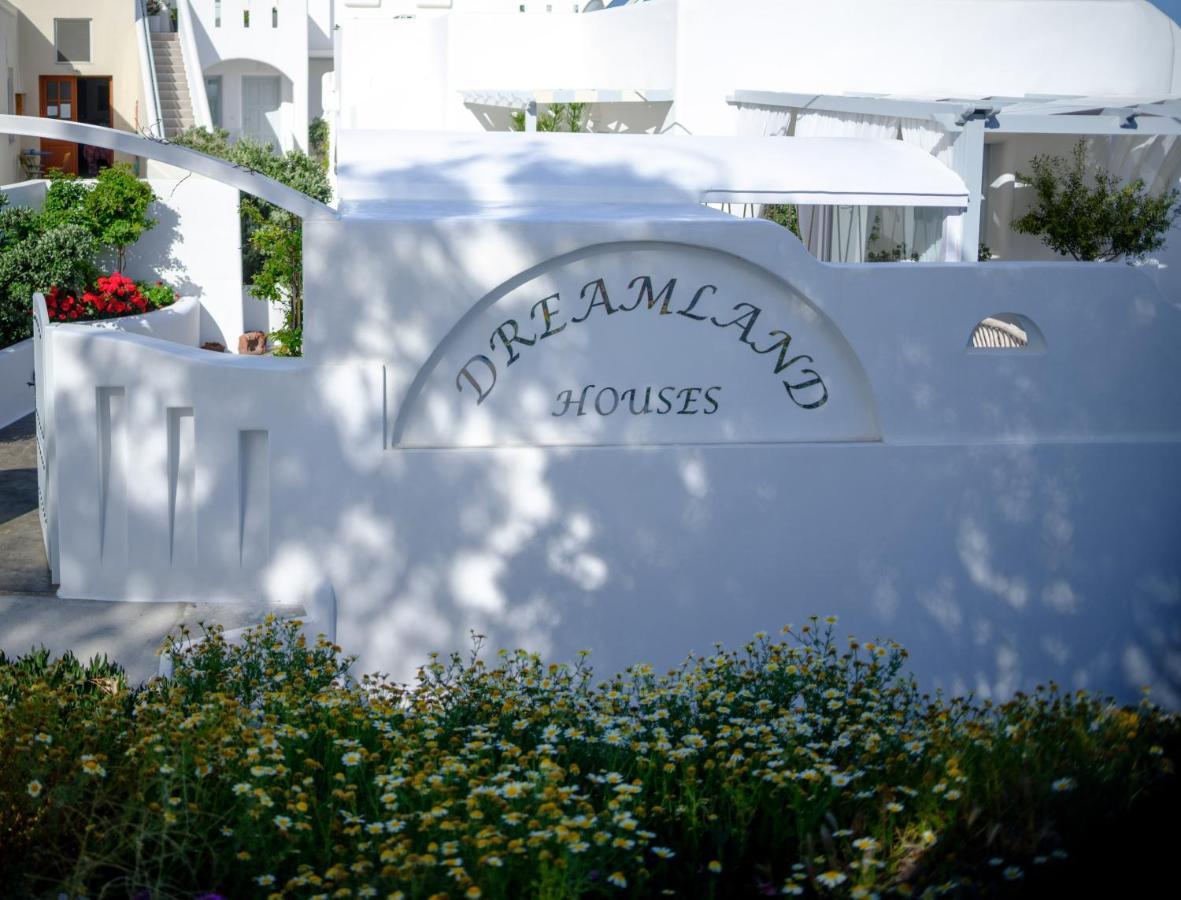 Dreamland ηouses Oia (Santorini)