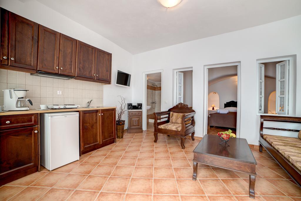 Cave Aparthotel 3*