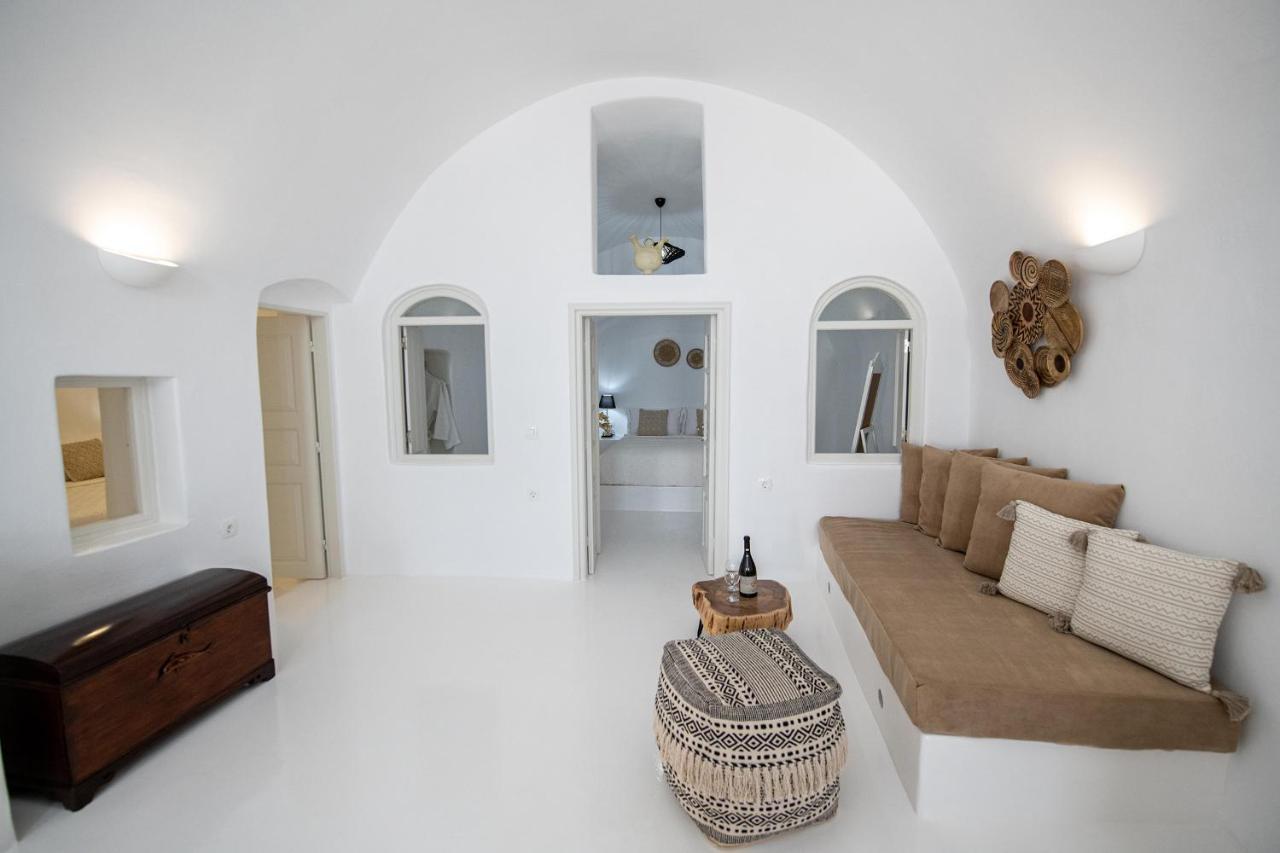 Villa Ambi Santorini *
