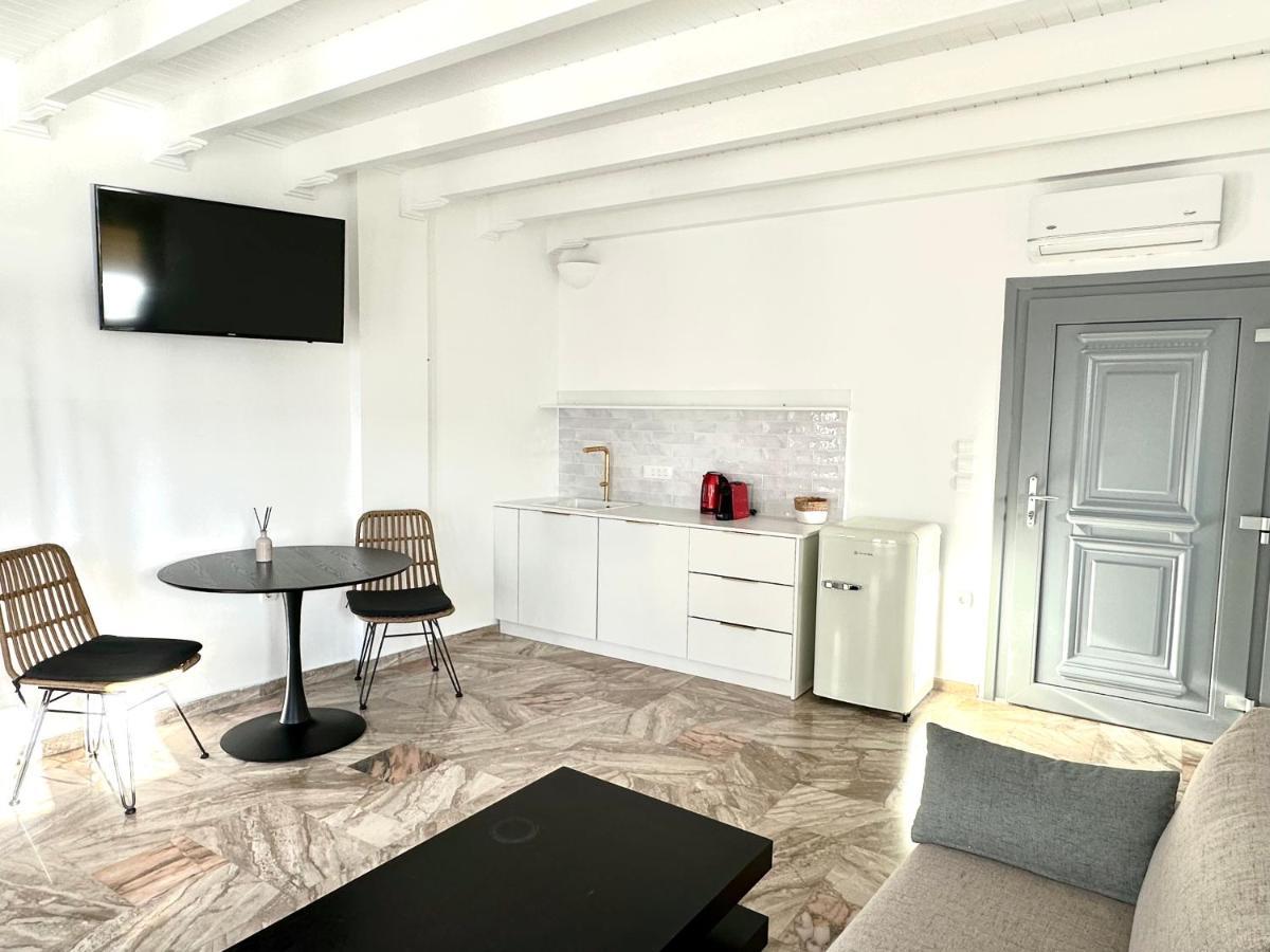 Apartment Captain's *