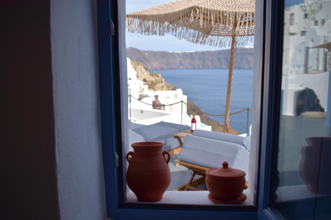 Oinos Luxury Caldera Villa Ia
