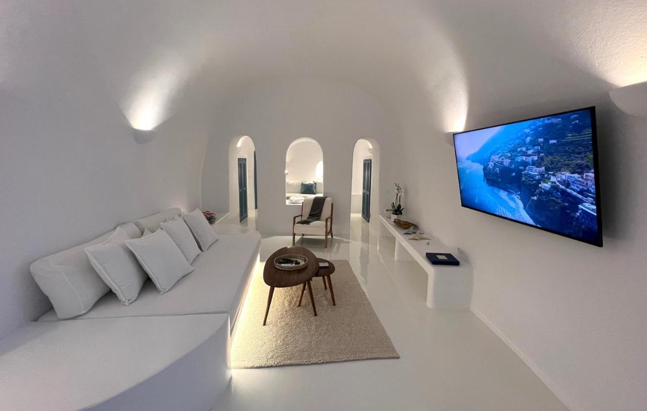 Aristos Life Luxury Cave Oía