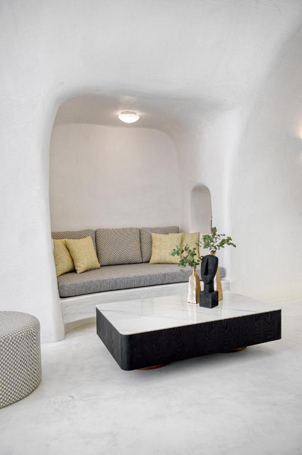 Maregio Hotel Oia (Santorini)