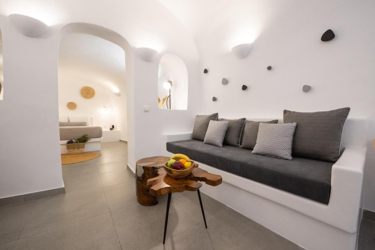 Villa Virginia's Cave Oia (Santorini)