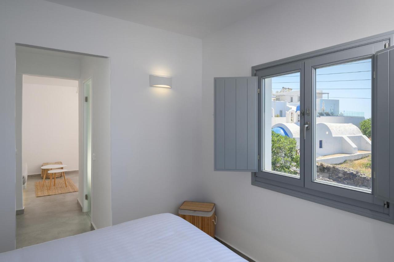 Thoe * Oia (Santorini)
