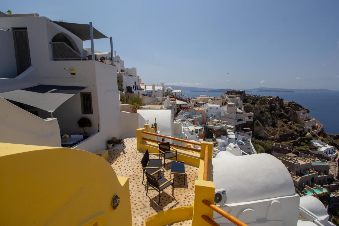 Ariadni Cave In * Oia (Santorini)