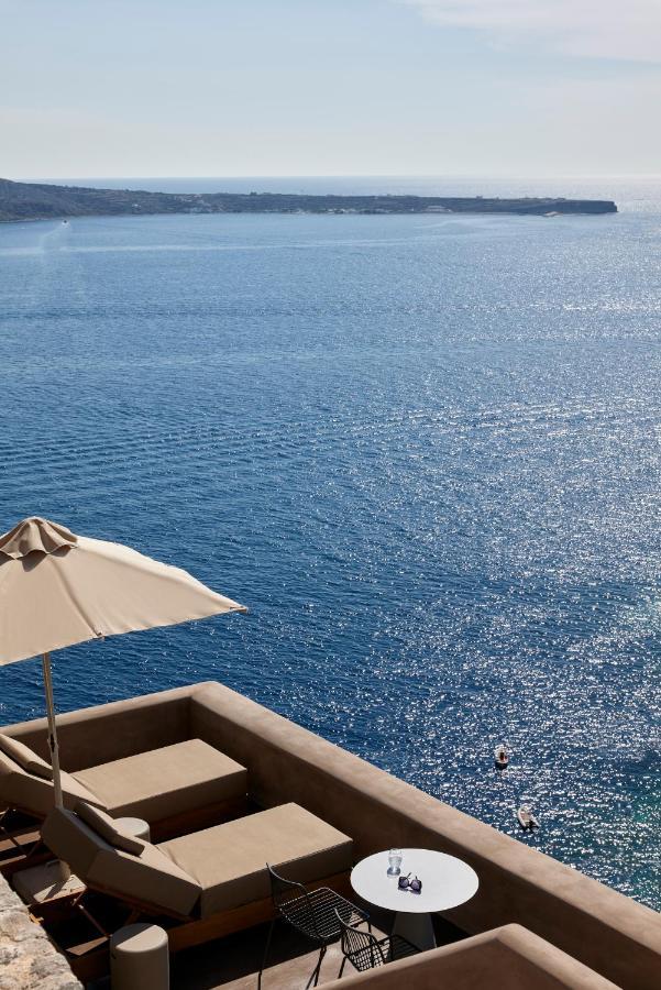 Old Castle Villa Oia (Santorini)