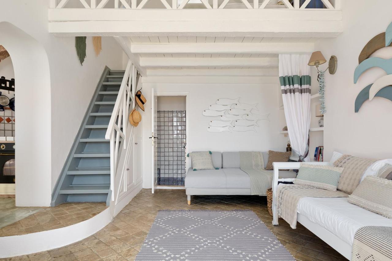 Villa Ilivatos - Elegant On The Caldera's Edge *