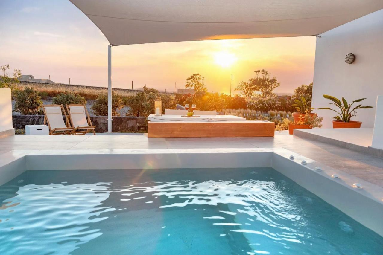 Mezzo: Santorini Honeymoon Retreat With Private Pool And Sea Views Villa Oia (Santorini)