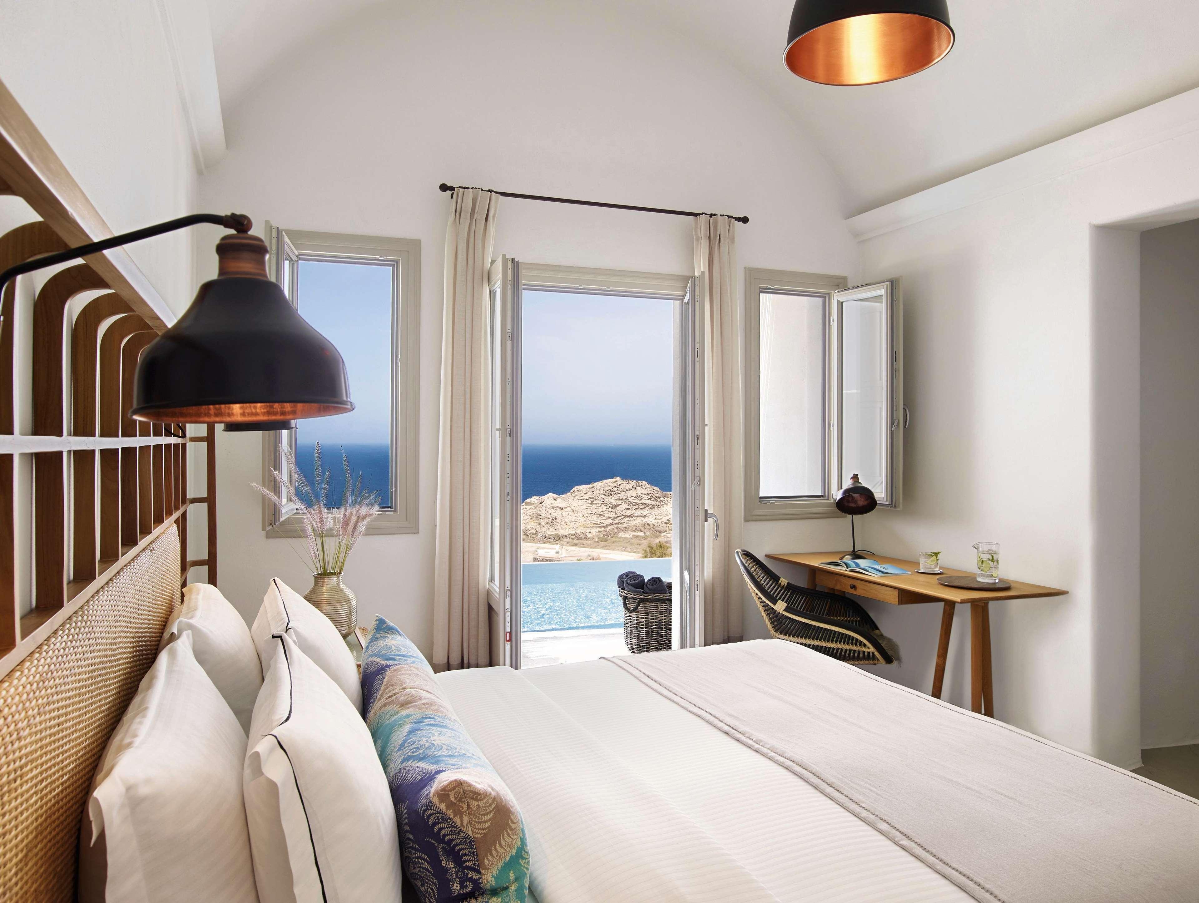 Santo Pure & 5* Oia (Santorini)