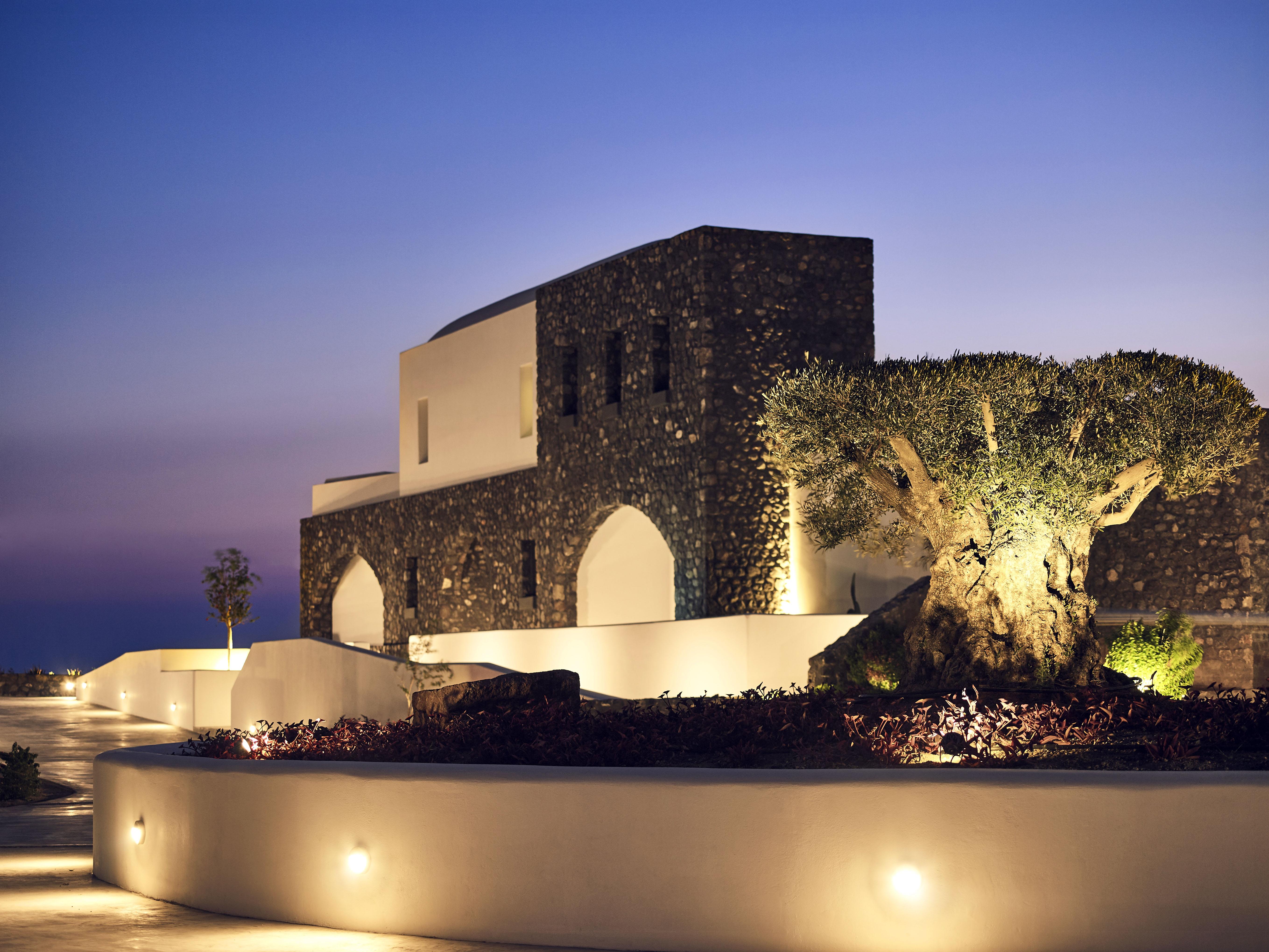 Santo Pure & 5* Oia (Santorini)