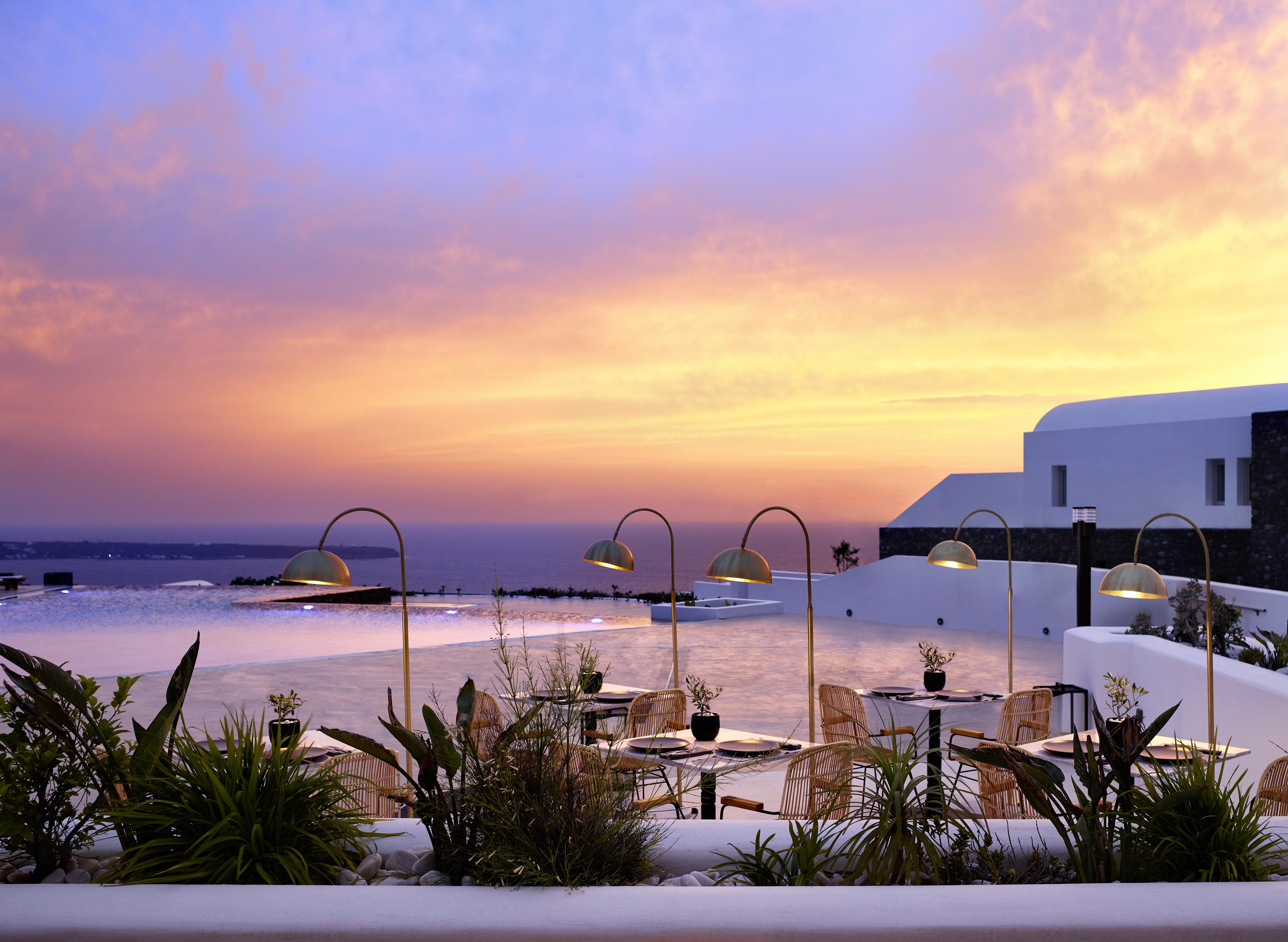 Santo Pure & 5* Oia (Santorini)