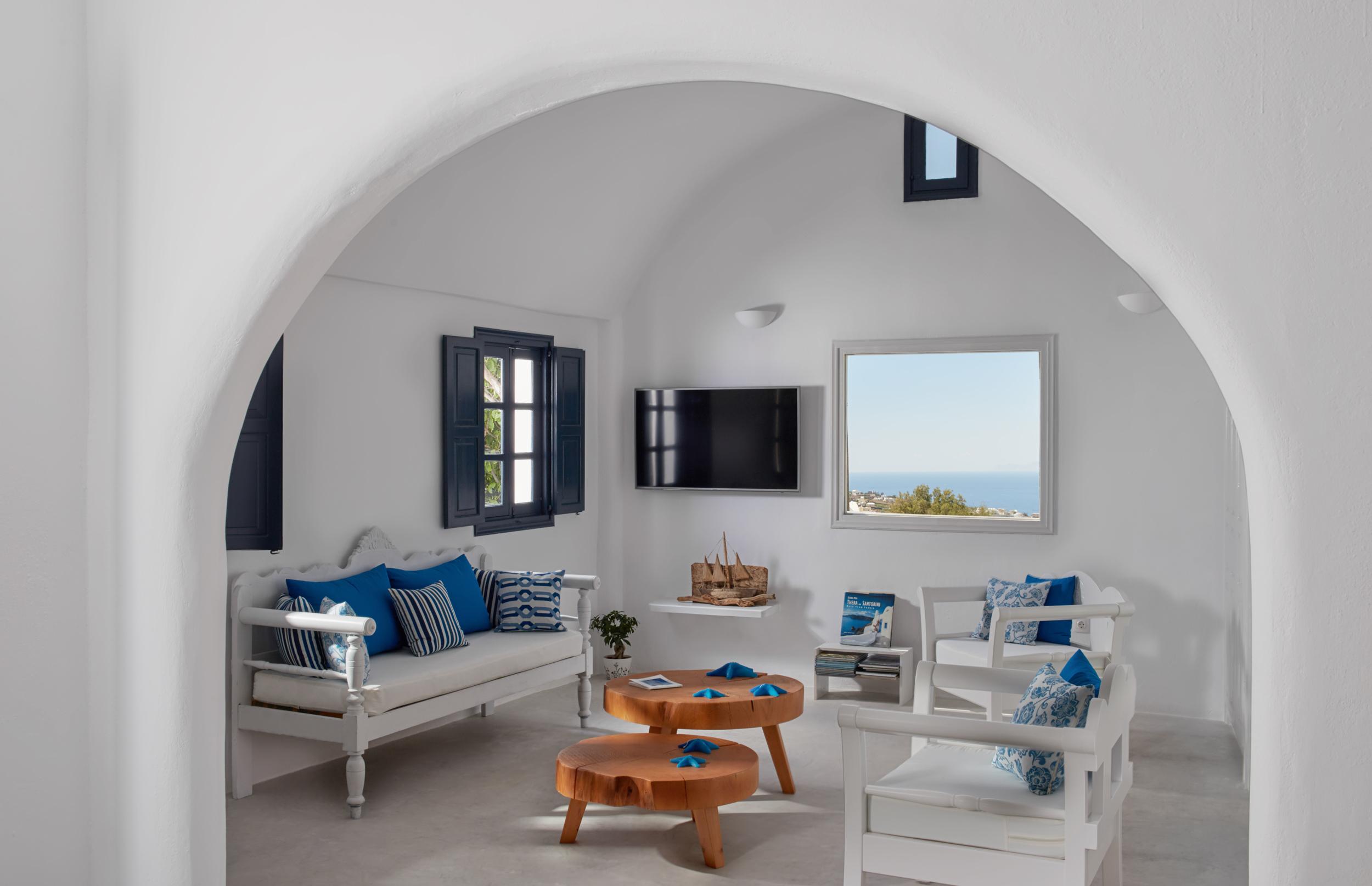 Finikia Memories Oia (Santorini)