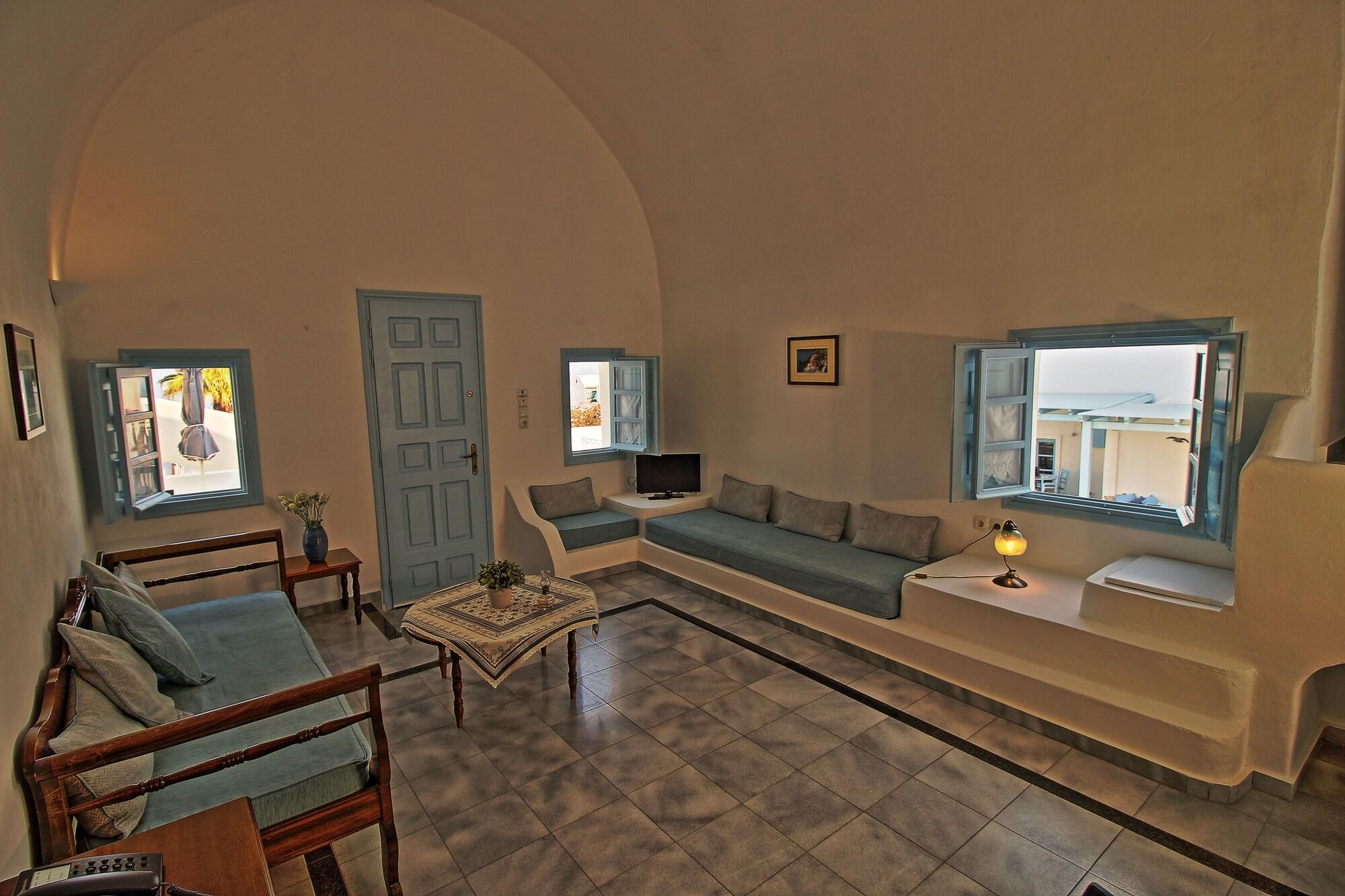 Aethrio Sunset Village - Oia (Santorini)