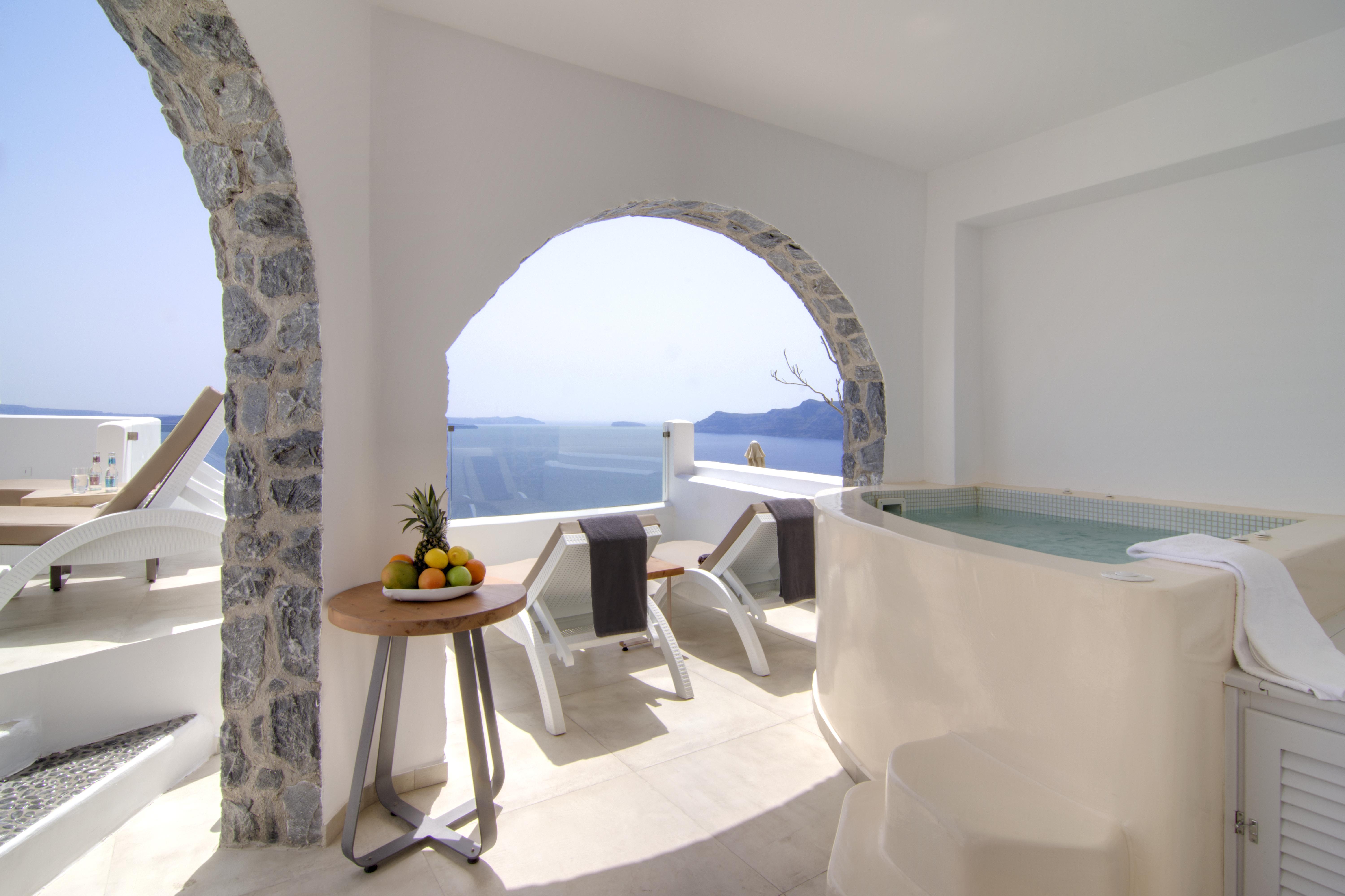 Santorini Secret Premium Hotel