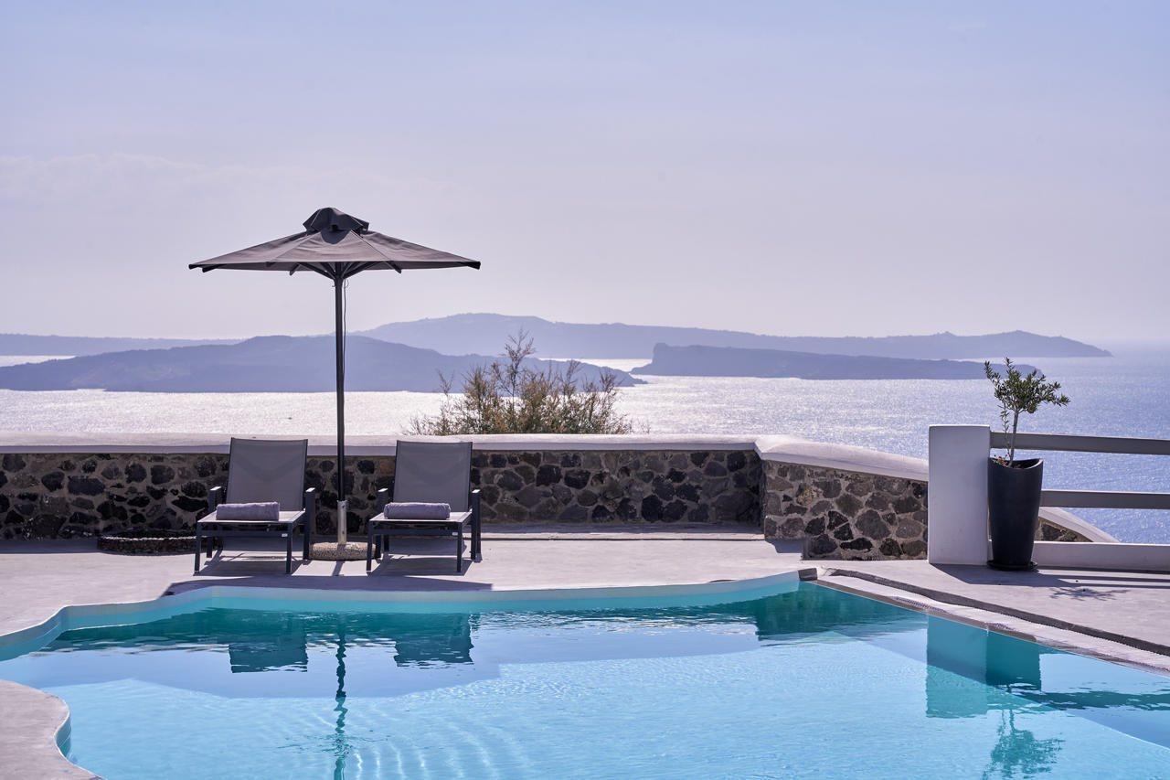 Mr And Mrs White - Santorini Hotel