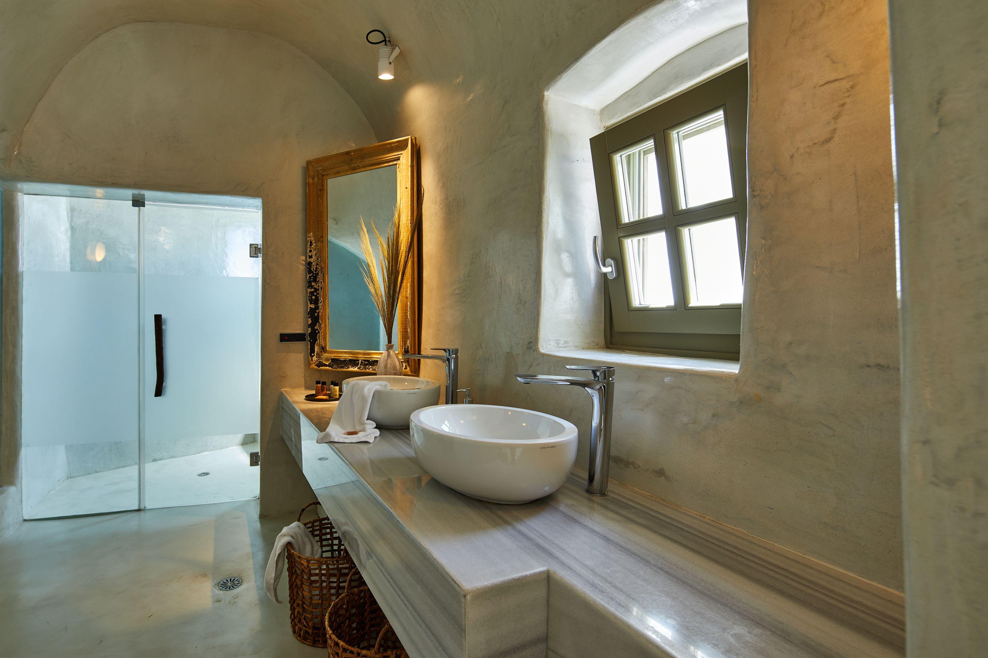 Rhenia's Hotel 4*