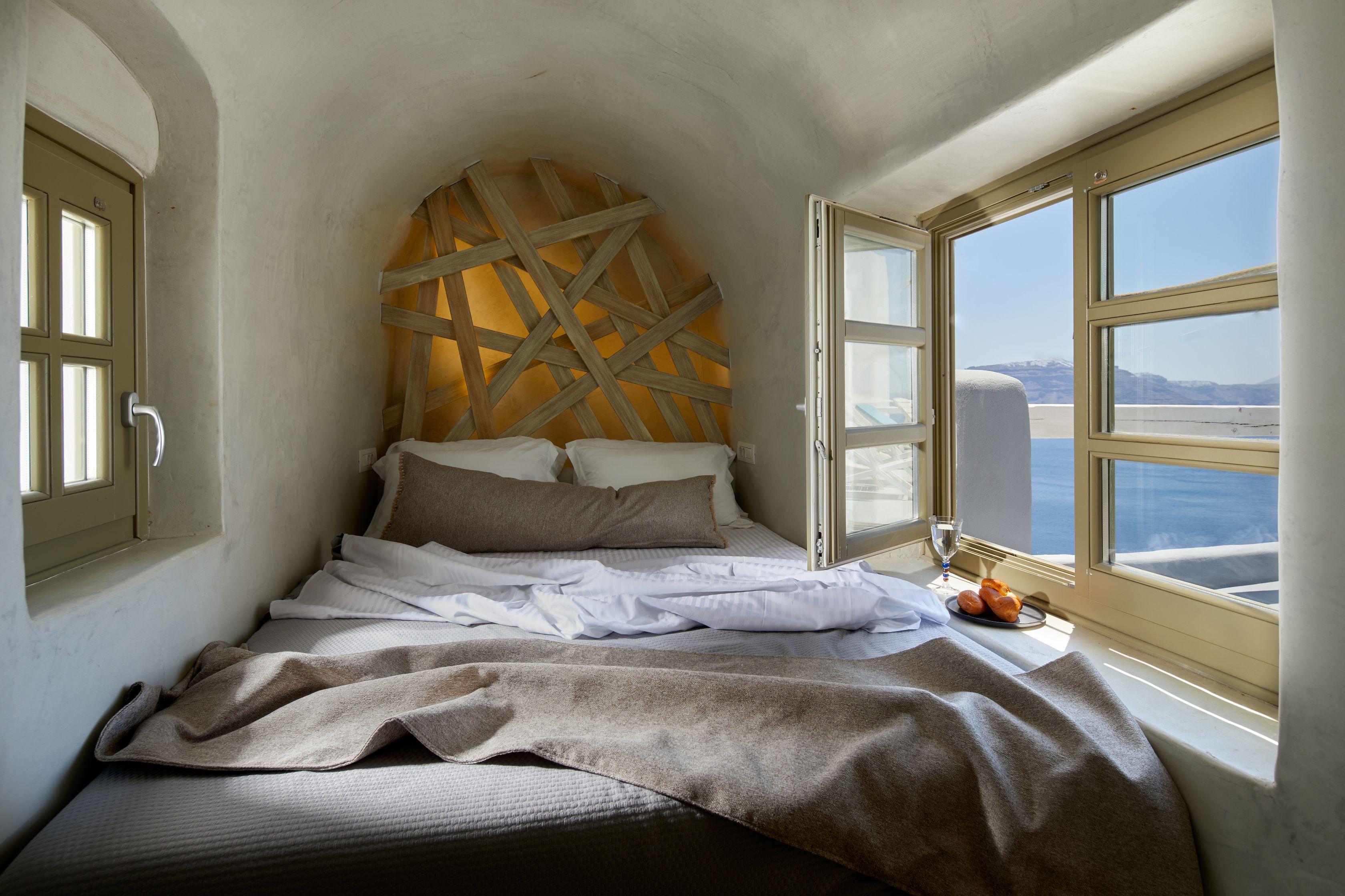 Hotel Rhenia's Oia (Santorini)