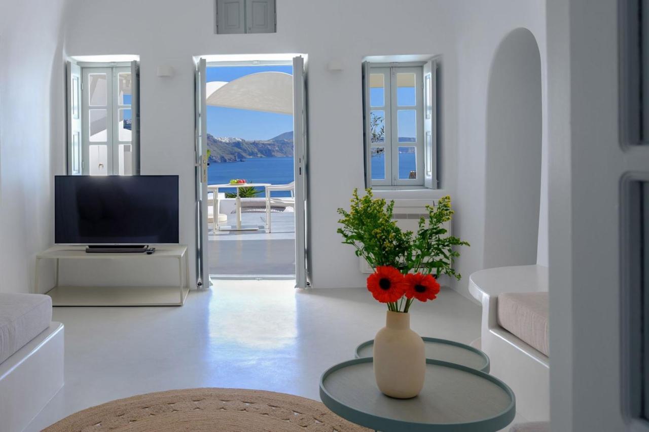 Lcv Oia Lathouri Cave Villa With Heated Plunge Pool Oia (Santorini)