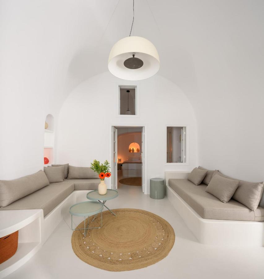 Villa Lcv Oia Lathouri Cave Villa With Heated Plunge Pool