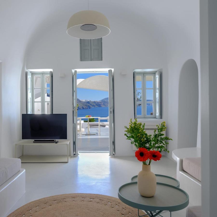 Lcv Oia Lathouri Cave Villa With Heated Plunge Pool Villa Oia (Santorini)
