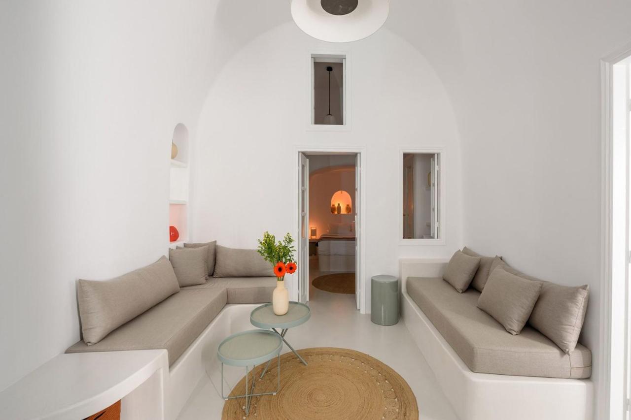 Lcv Oia Lathouri Cave Villa With Heated Plunge Pool Villa Oia (Santorini)