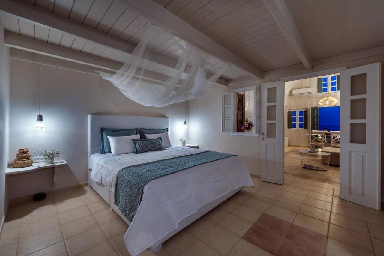 Michelangelo Beach Villa Mbv Oia Santorini Villa *