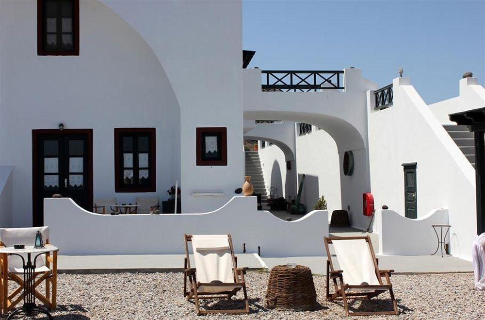 Vrachia & Apartment Oia (Santorini)