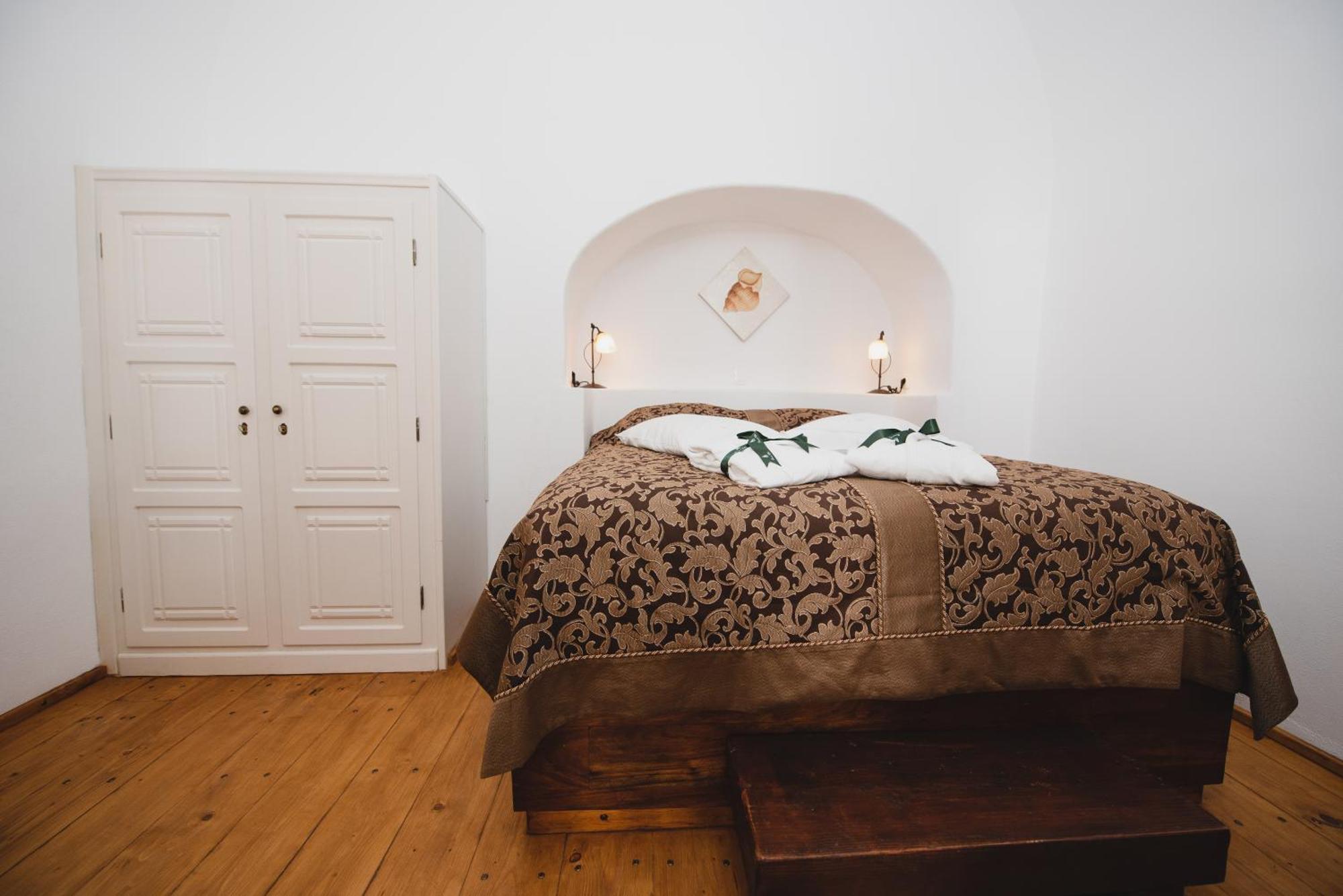 Fanari Hotel Oia (Santorini)