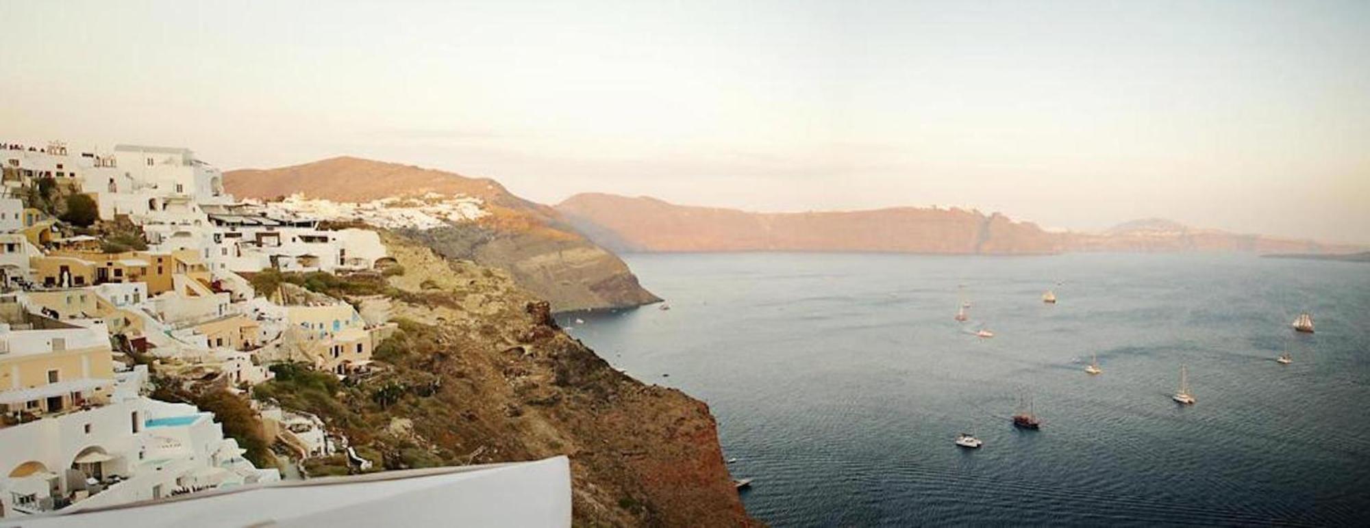 Ilivatos - Elegant On The Caldera's Edge Oia (Santorini)