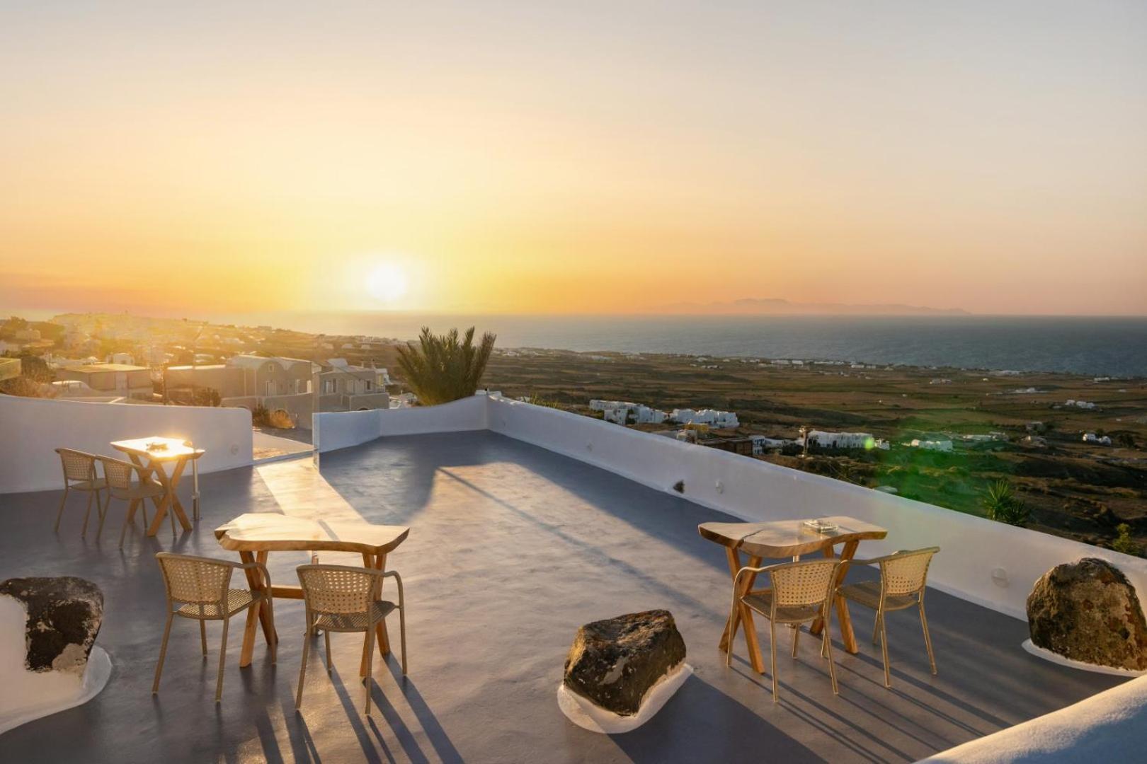 Sun Angelos - Luxury Cave Aparthotel