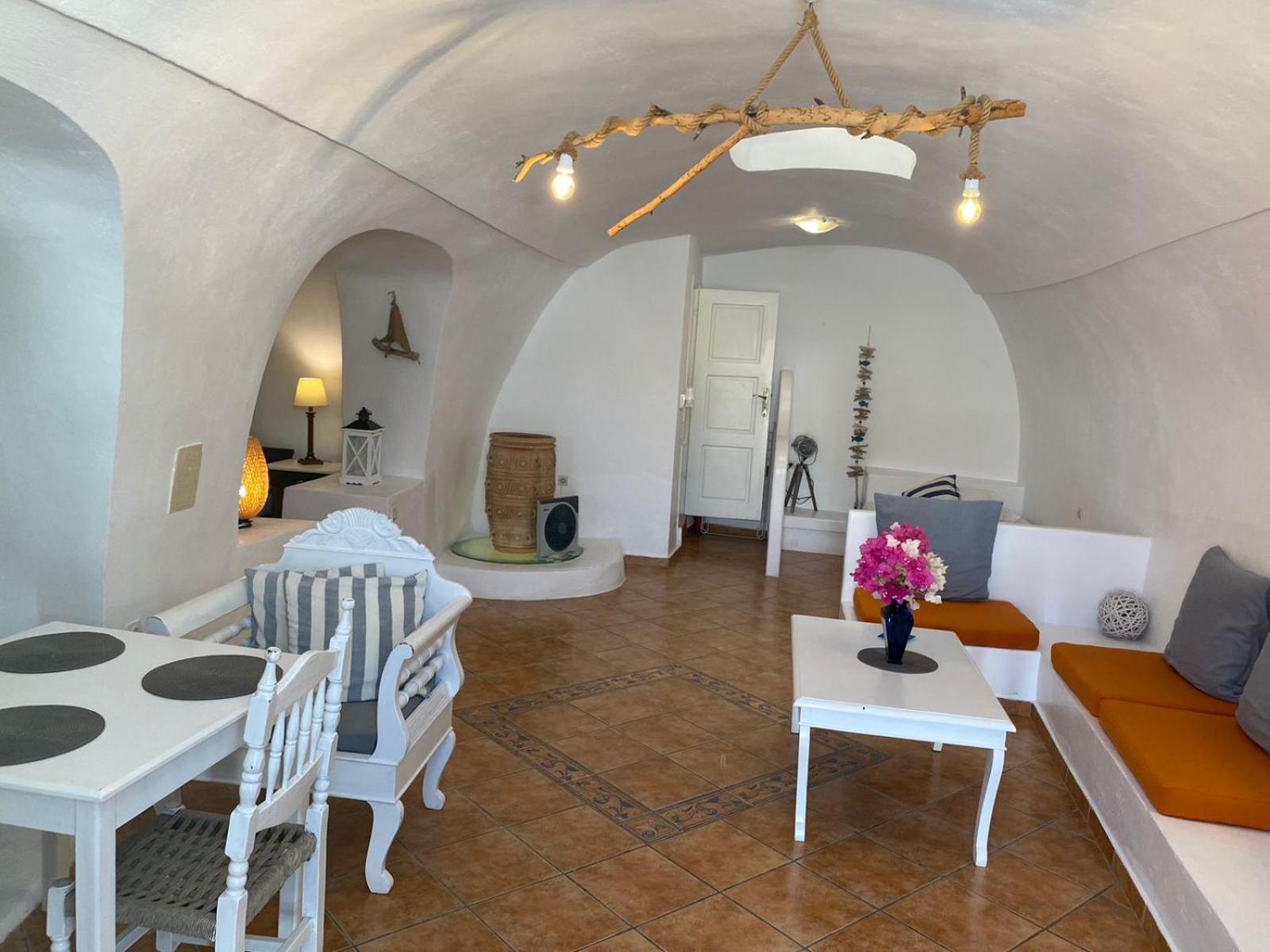 Palm Tree Hill Country house