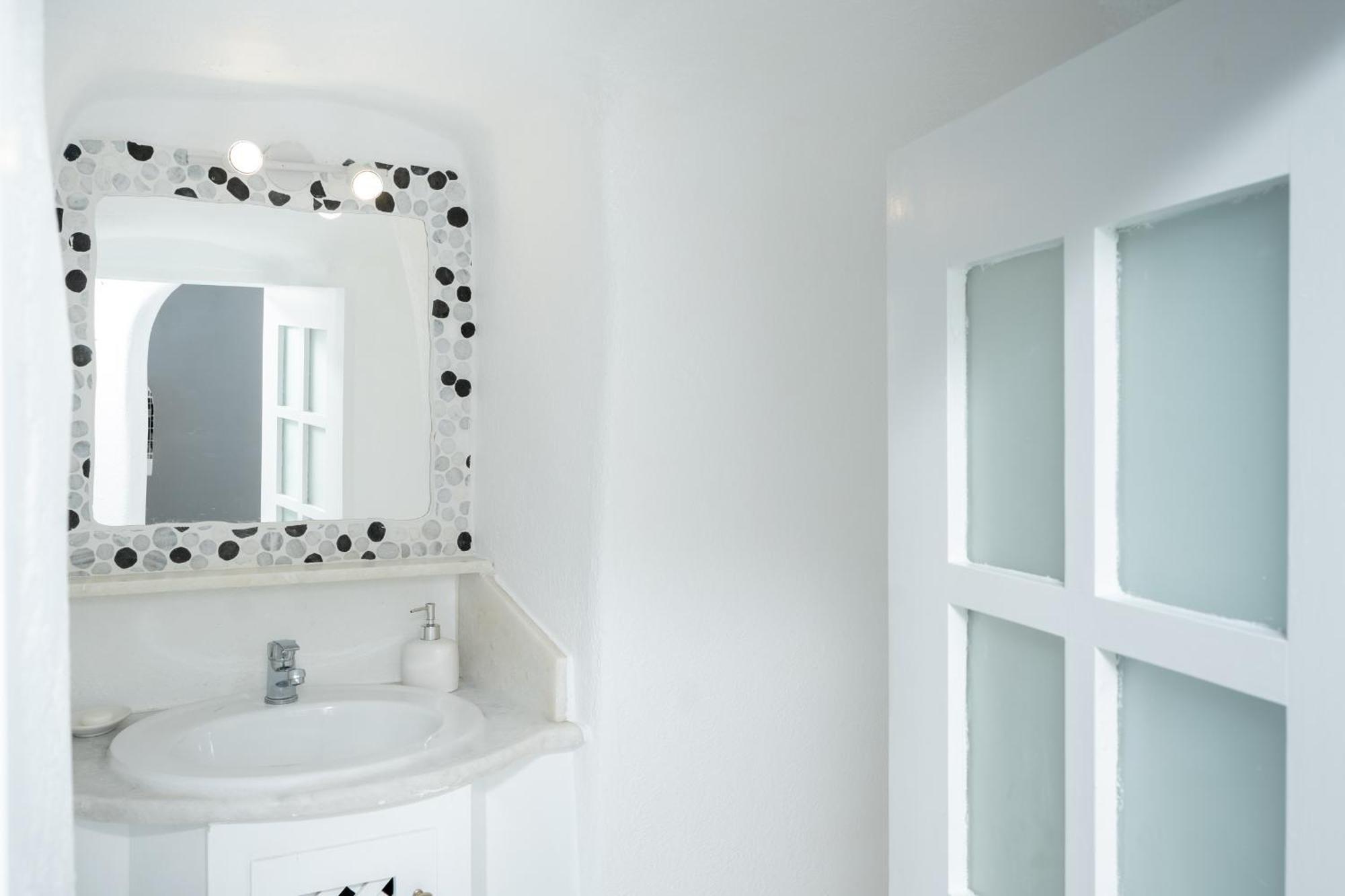 Nano Armonia Villa Oia (Santorini)