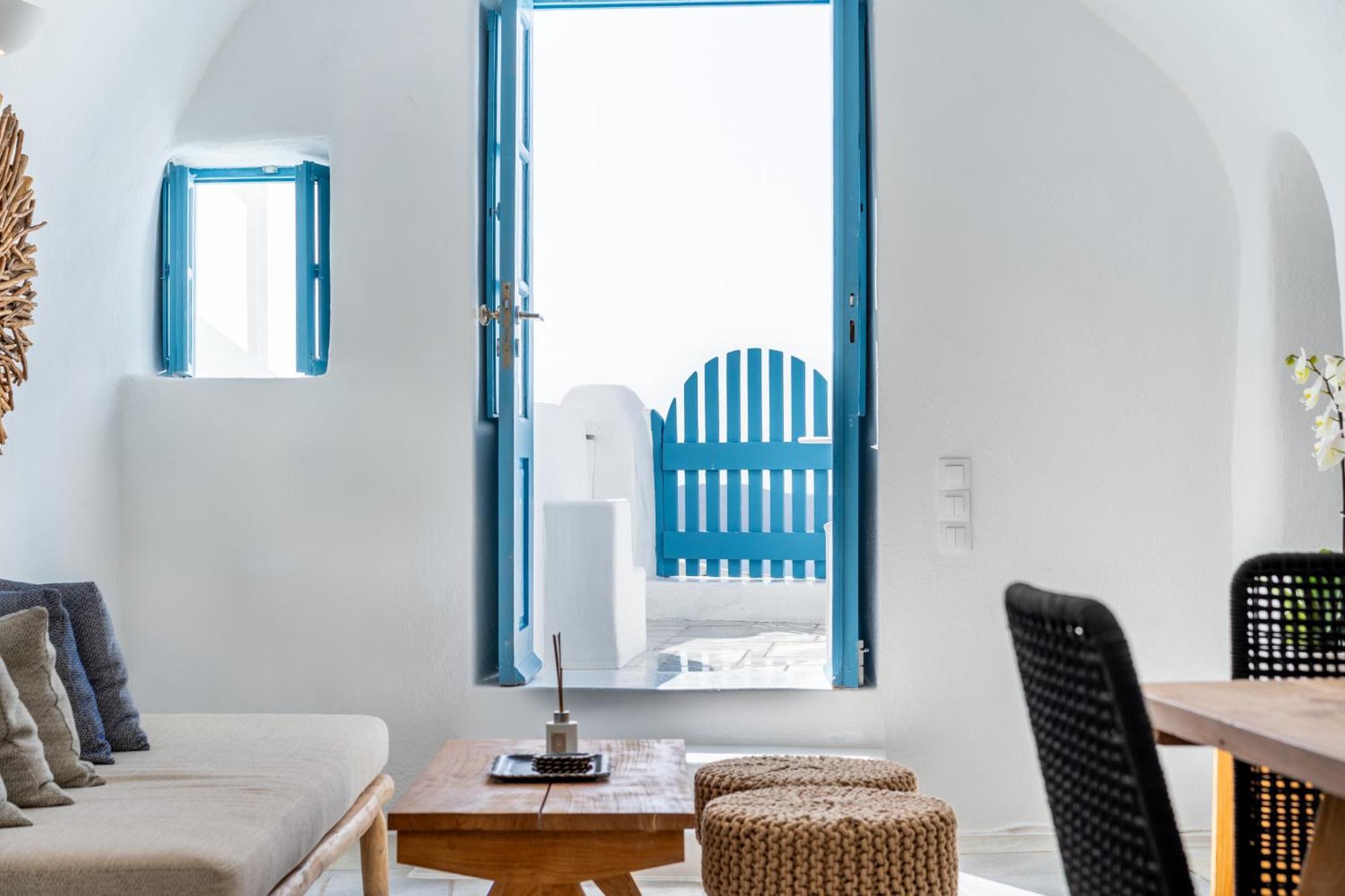 Nano Armonia Oia (Santorini)