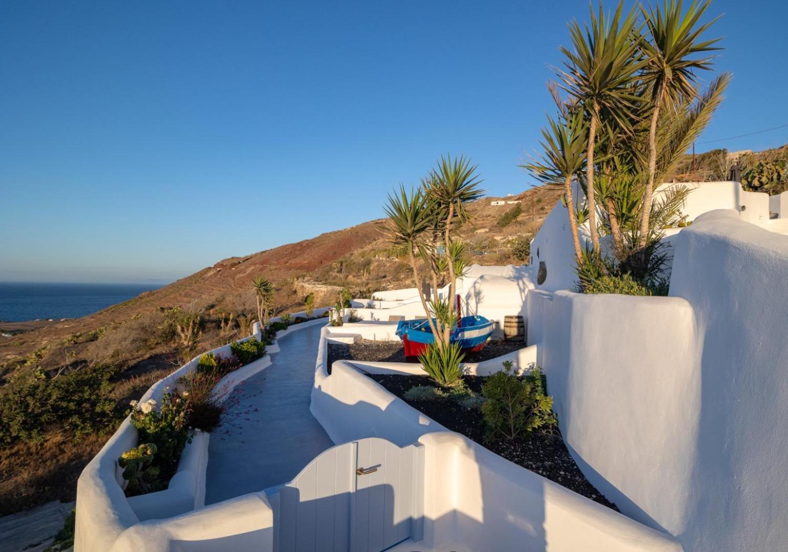 Sun Angelos - Luxury Cave 4* Ia