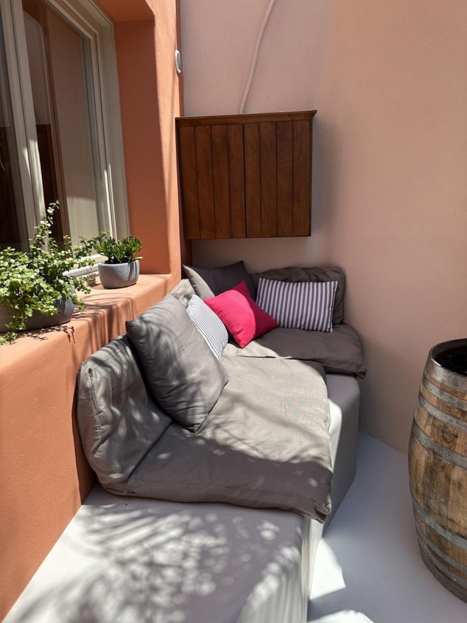 Villa Studio Finikia Santorini