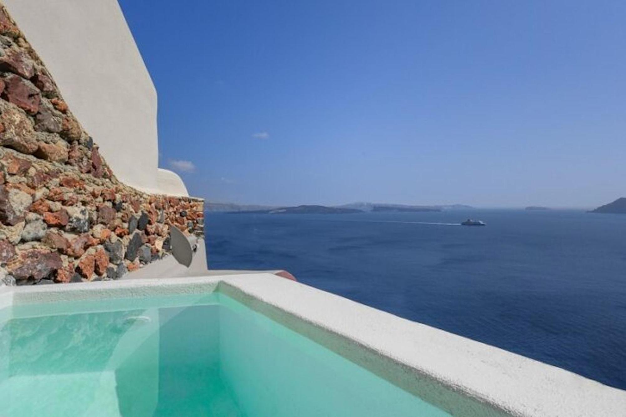 Villa Beautiful Santorini 1 Bedroom Blissful Retreat Breathtaking Caldera Sea Views Outdoor Hot Tub Oia (Santorini)