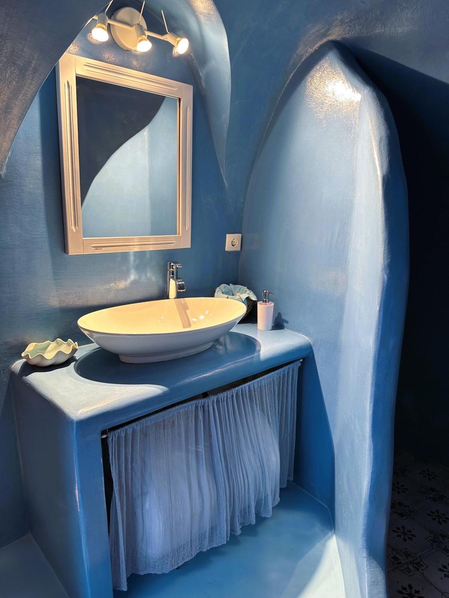 Lioyerma Cave With Private Outdoor Hot Tub Apartment *