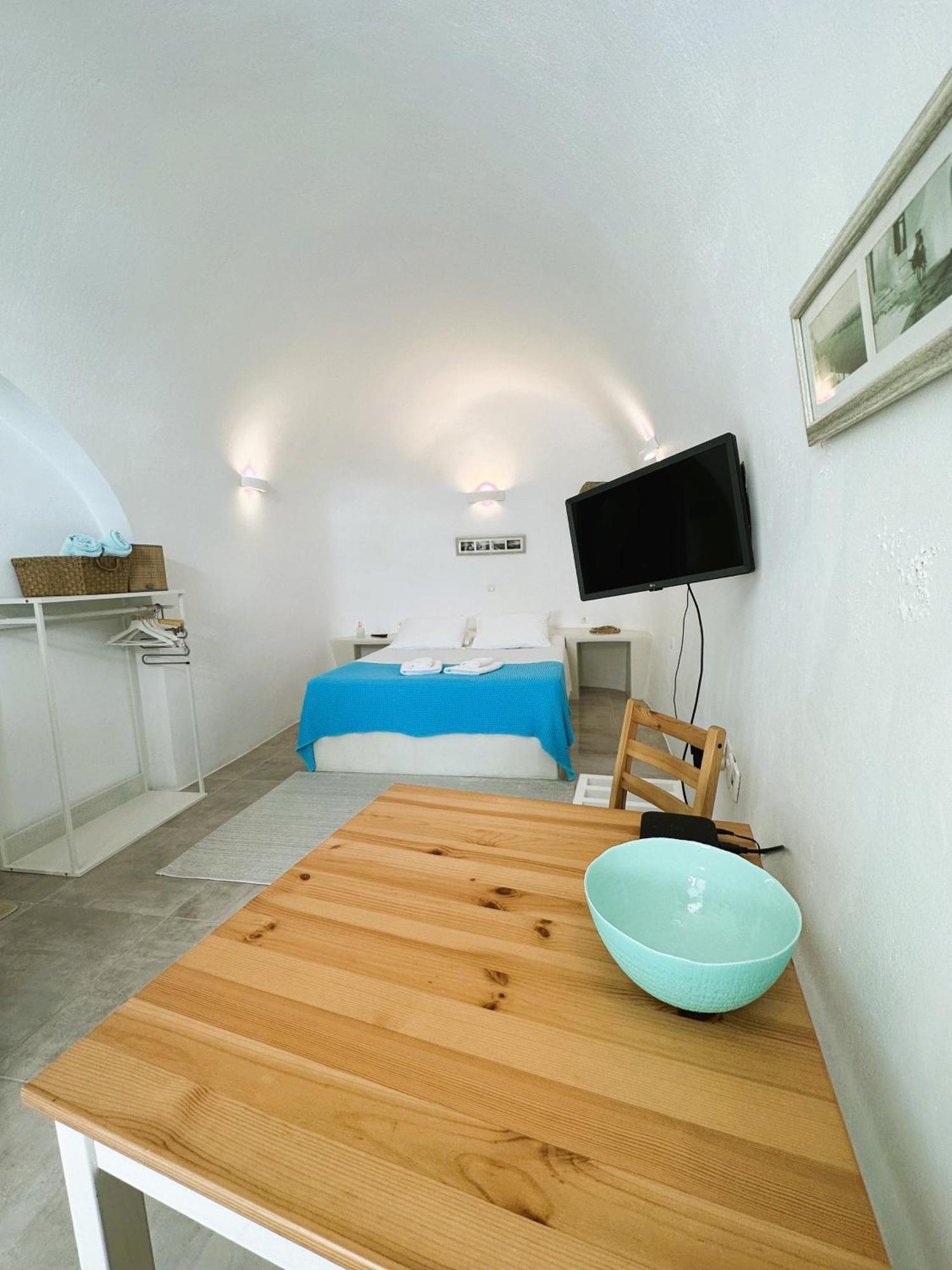 Apartment Lioyerma Cave With Private Outdoor Hot Tub