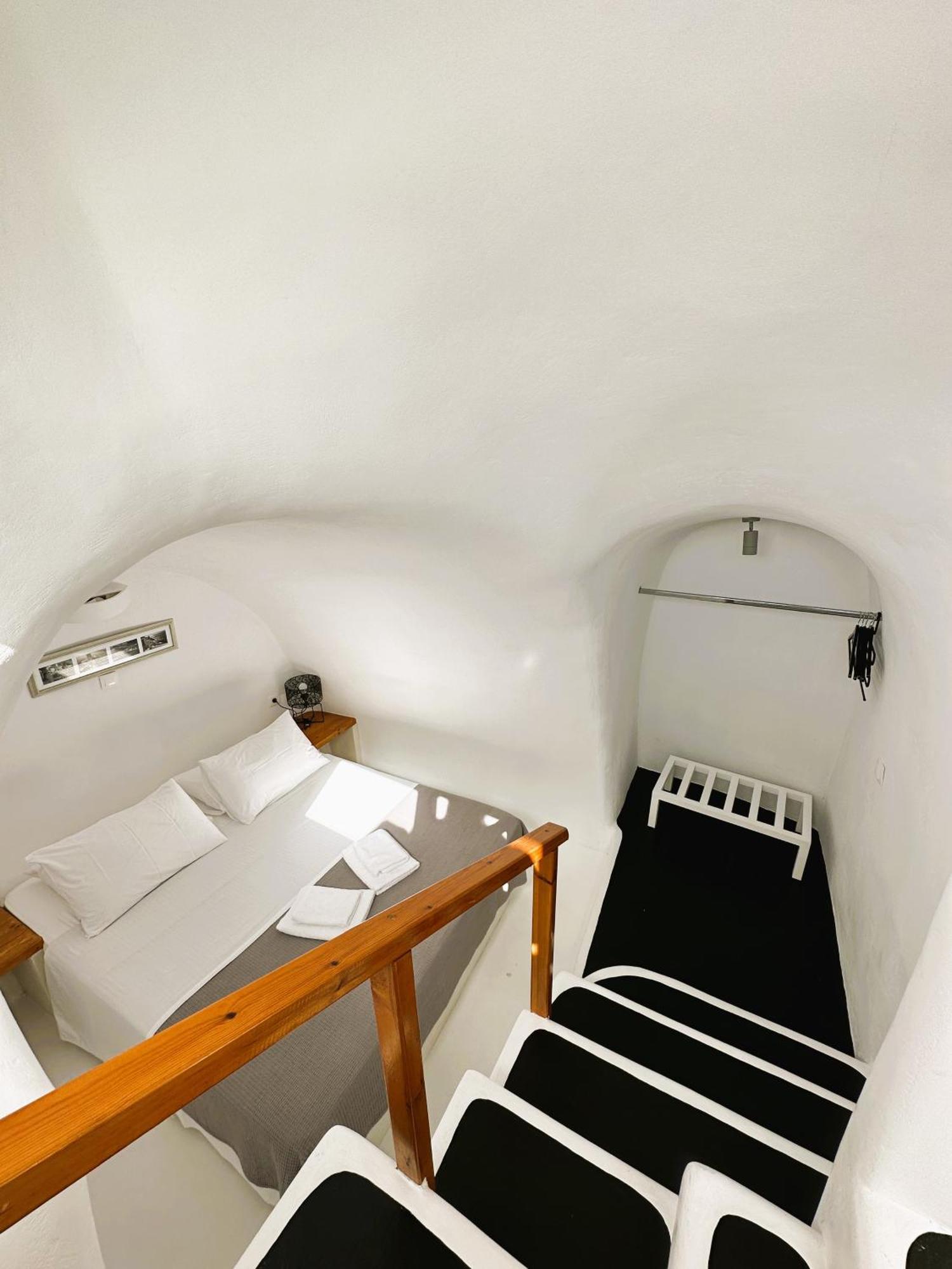 Lioyerma Cave Villa2 With Private Hot Tub