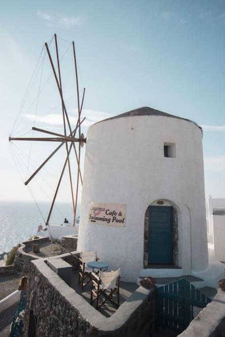 Lioyerma Windmill With Outdoor Hot Tub * Oia (Santorini)