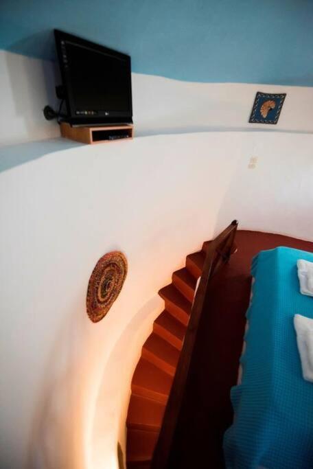Lioyerma Windmill With Outdoor Hot Tub Oia (Santorini)