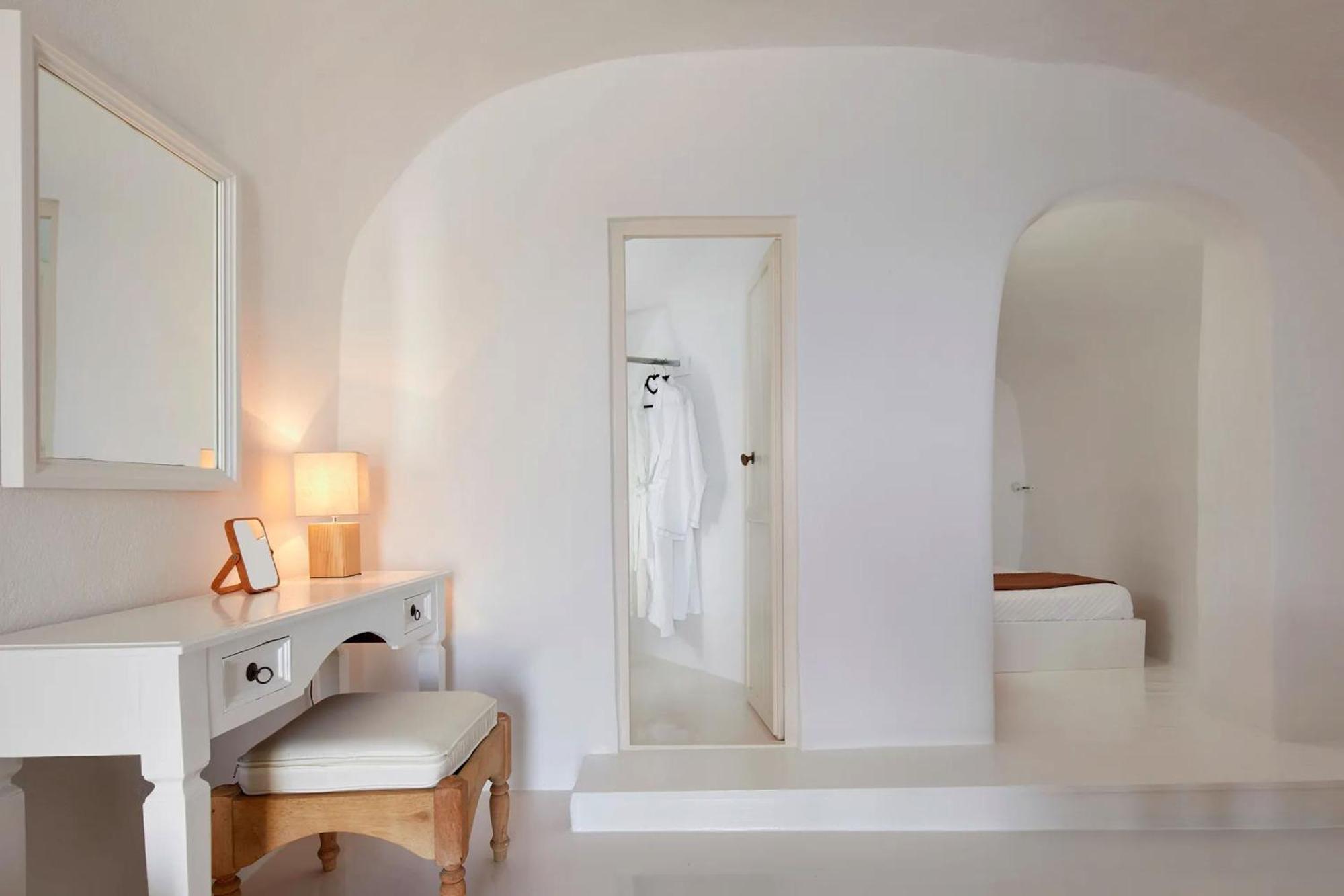 Gorgeous Santorini 1 Bedroom Felicitous Private Hot Tub Stunning Caldera Views Villa Oia (Santorini)