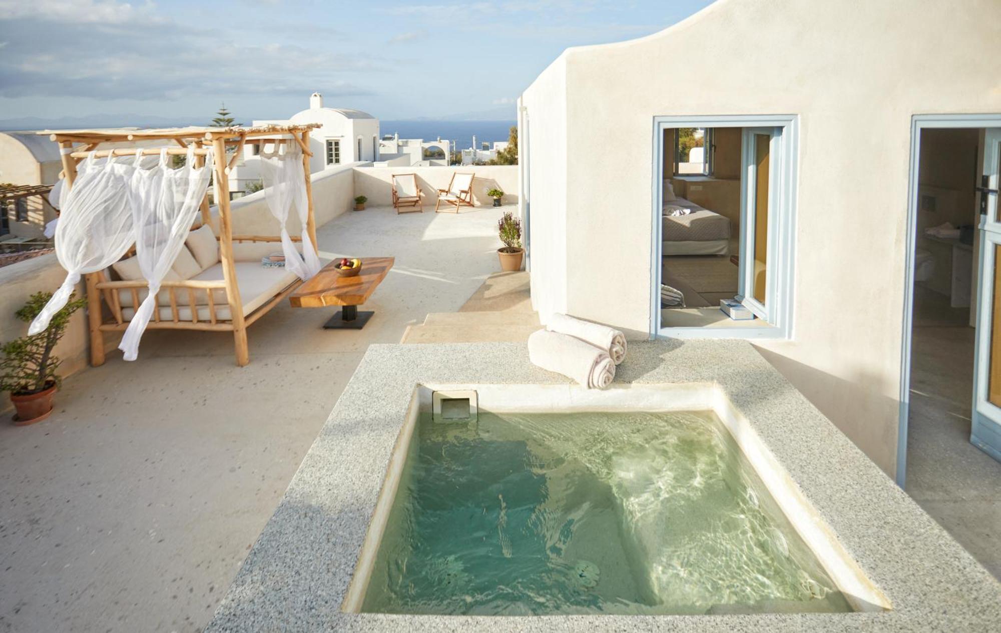 Oia's Cellars Apartment