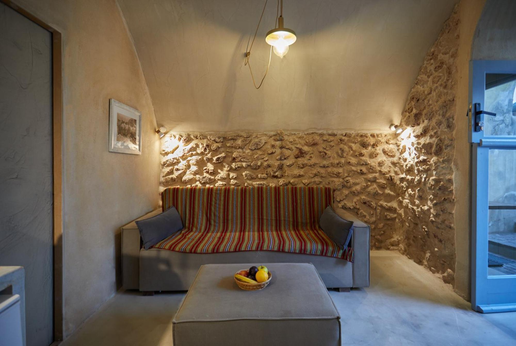 Oia's Cellars Apartment