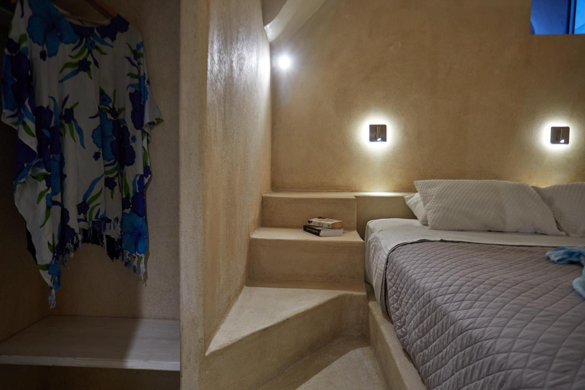 Oia's Cellars Apartment *